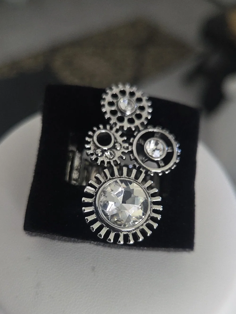 Paparazzi Blowing Off Steampunk White Ring NWT